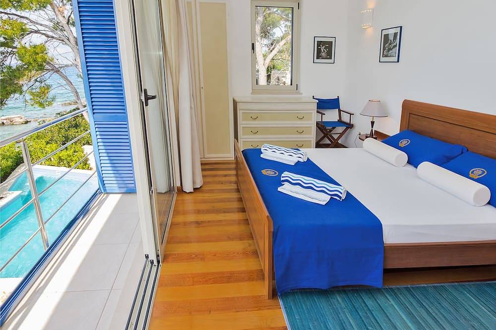 Villa gemella fronte mare con piscina privata e splendida vista mare - Villa Rosemary in San Pietro di Brazza, Brac