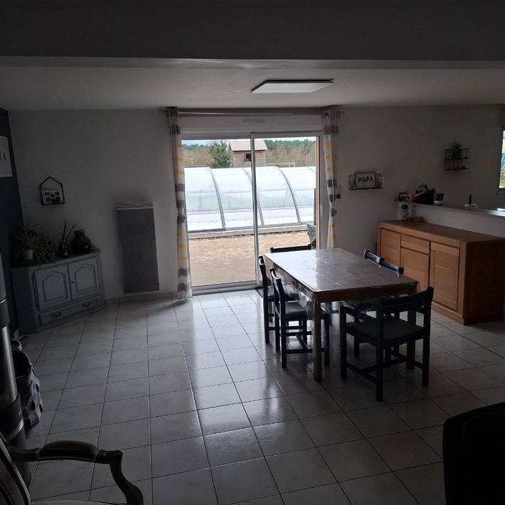 Location de vacances pour 8 personnes, avec terrasse ainsi que vue et piscine à Roézé-sur-Sarthe - 4