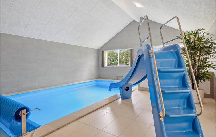 Ferienhaus für 16 Personen, mit Sauna und Garten sowie Whirlpool, kinderfreundlich in Krakow am See - 4