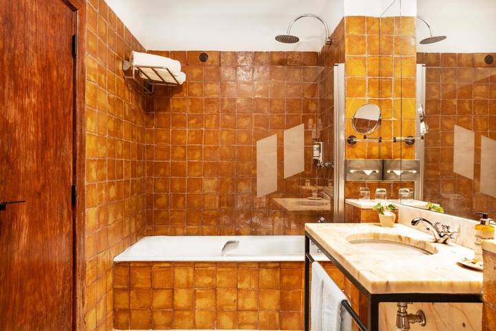 Hôtel pour 2 personnes, avec vue ainsi que jardin et piscine à Borba - 3