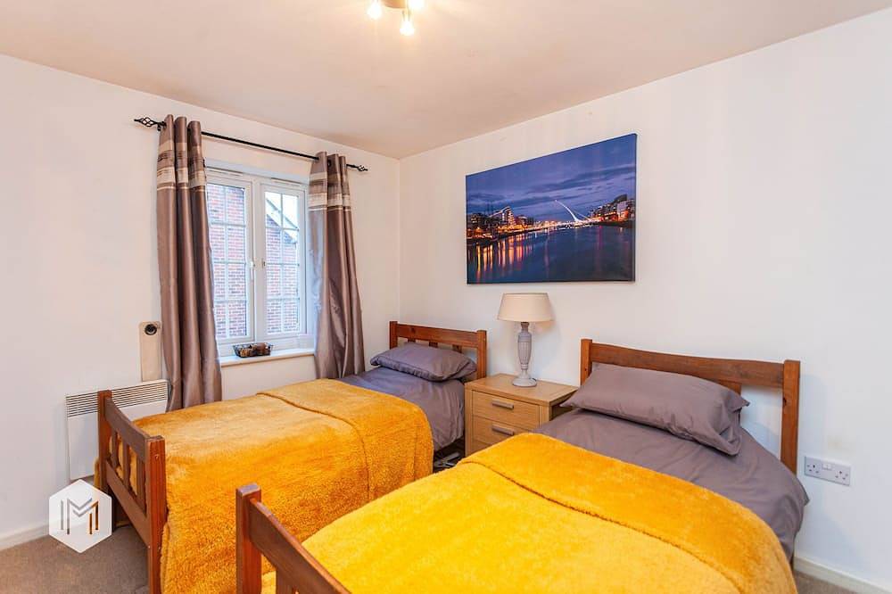 Entire apartment, Charming Apartment with River Views in Bolton, Greater Manchester