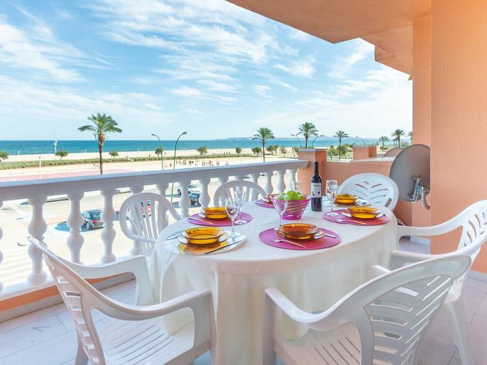 Appartement de vacances pour 6 personnes, avec terrasse et piscine, animaux acceptés à Empuriabrava