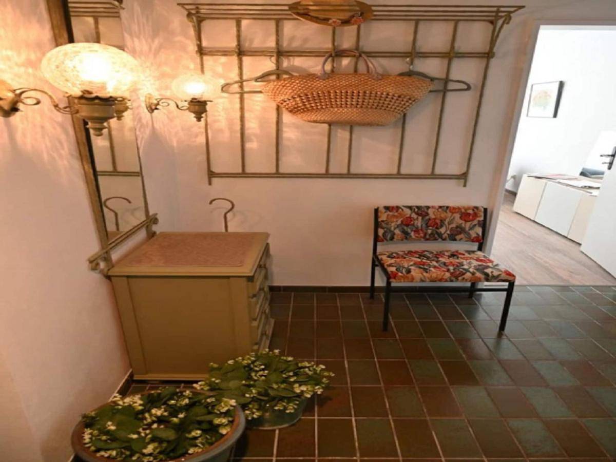 Vintage style apartment with balcony terrace in Bremen - West, Bremen