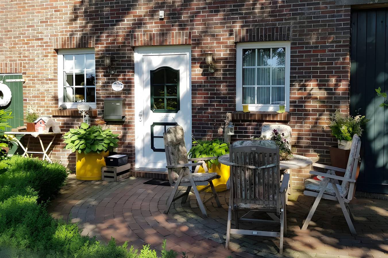 Ganze Wohnung, Fewo 'Frieseneck' mit privater Terrasse und kleinem Garten in Zetel, Nordseeküste