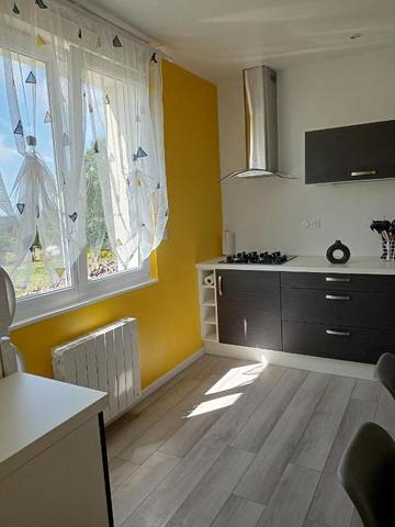 Gîte pour 4 personnes, avec vue et jardin à Glénac