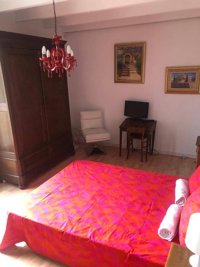 Double Room with Garden View in Mallemort, Région d'Arles