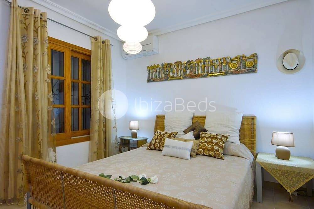 Villa Ruly Fantastische Lage auf Ibiza mit großem Pool und sehr ruhigem Grundstück in Sant Jordi de ses Salines, Sant Josep de sa Talaia