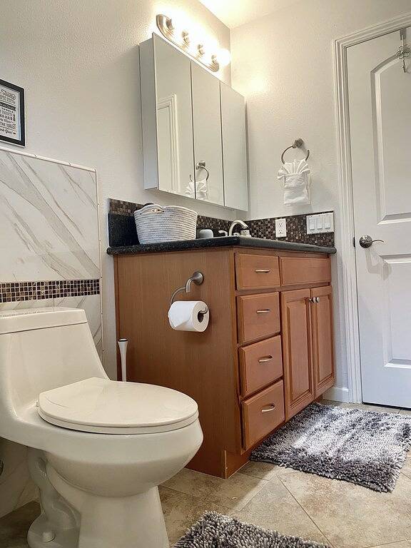 Mountain Escape Near Yosemite South Gate, Hot Tub, Views, Games & Pet friendly! in Oakhurst, Madera County