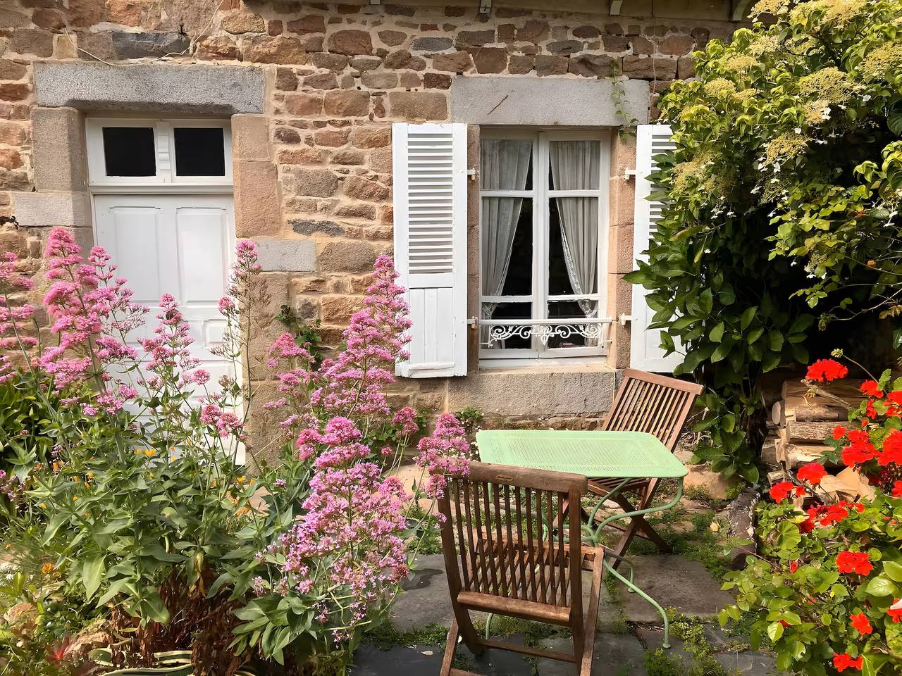 Chambre d’hôtes « Île de Bréhat » avec terrasse privée et Wi-Fi in Île-de-Bréhat, Côte de Goëlo