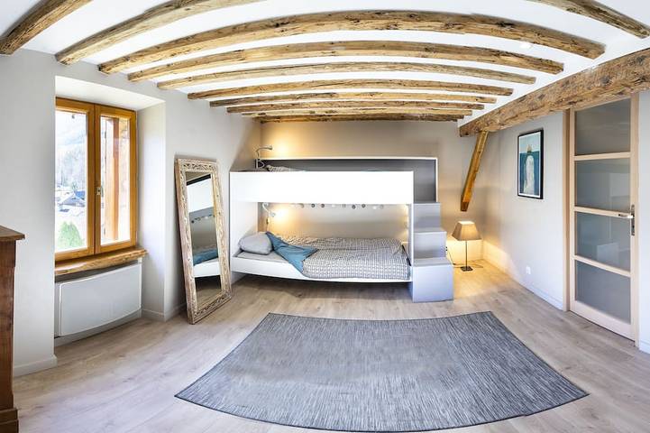 Schönes renoviertes Steinhaus mit großem Garten im Herzen der Pyrenäen in Gourbit, Parc naturel régional des Pyrénées ariégeoises