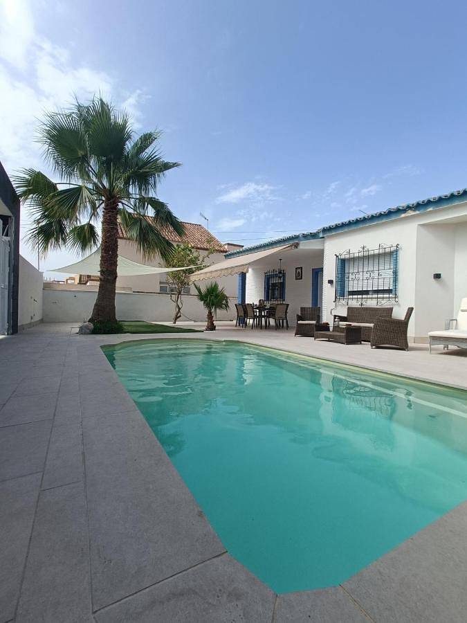 Chalet para 8 personas, con piscina además de jardín y vistas - 1