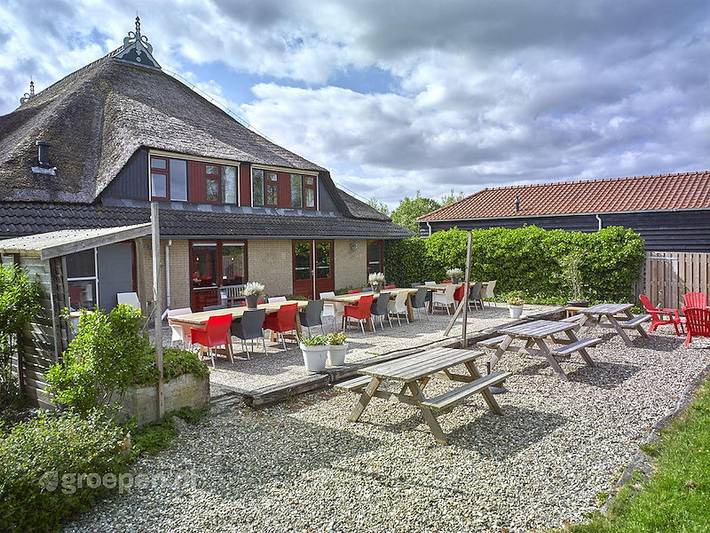 Ferienhaus für 25 Personen, mit Sauna und Terrasse sowie Balkon/Terrasse in Friesland - 2