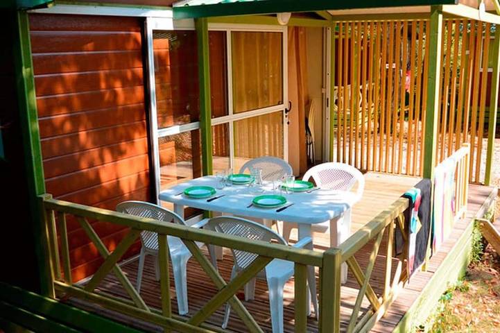 Chalet für 2 Personen, mit Pool und Terrasse