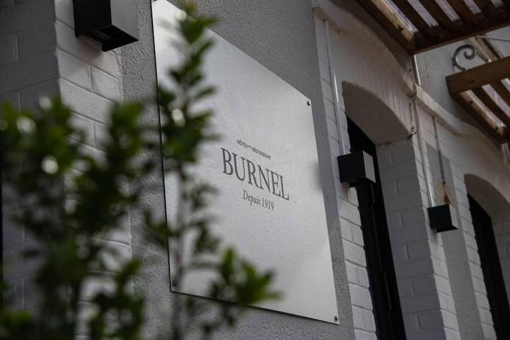 Hôtel pour 3 personnes, avec vue et sauna ainsi que terrasse et jardin, animaux acceptés à Rouvres-en-Xaintois