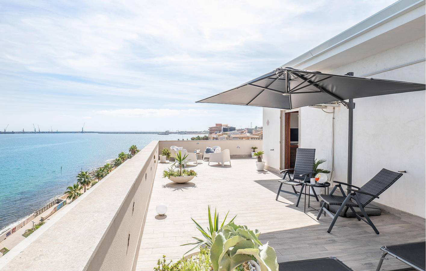 Entire holiday apartment, Sea View Apartment with Terrace & WiFi Near Maganuco Beach in Pozzallo, Ragusa Province