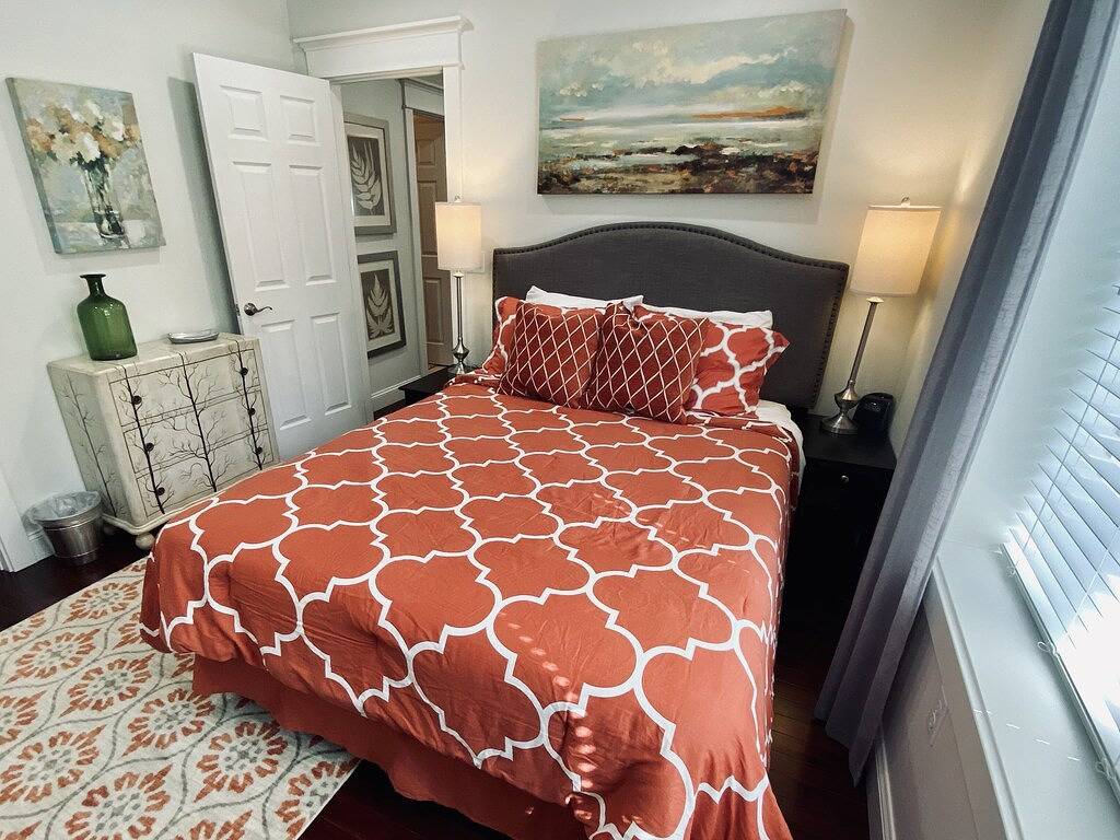 Ganze Wohnung, 20% Ermäßigung auf die Standardpreise bis Februar: Vollständig bestellte 2Bd / 1Ba Executive Suite in Tigard, Washington County (OR)