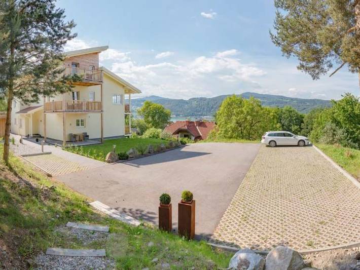 Ferienwohnung für 5 Personen, mit Balkon und Terrasse sowie Seeblick