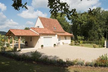 Cottage pour 6 personnes, avec jardin et terrasse à Castelnaud-la-Chapelle