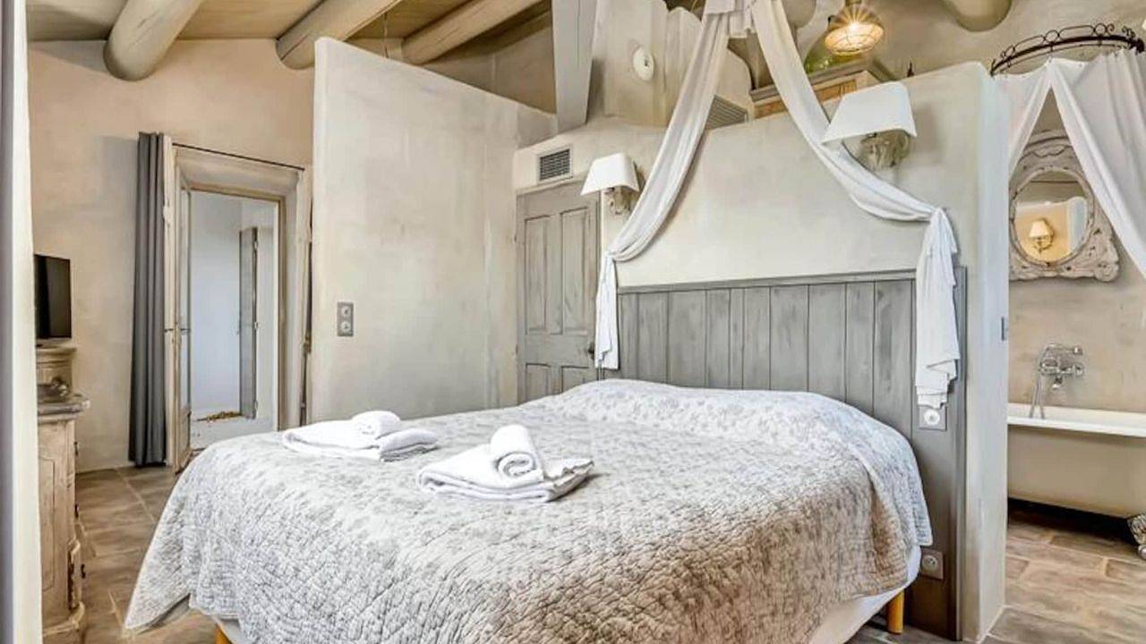 Ganze Ferienwohnung, Ferienwohnung für 2 Personen (40 m²) in Commune d'Oppède in Oppède, Regionaler Naturpark Luberon