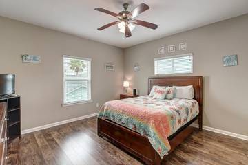 Vacation Rental for 14 Guests in Port Aransas, Mustang Island, Picture 1