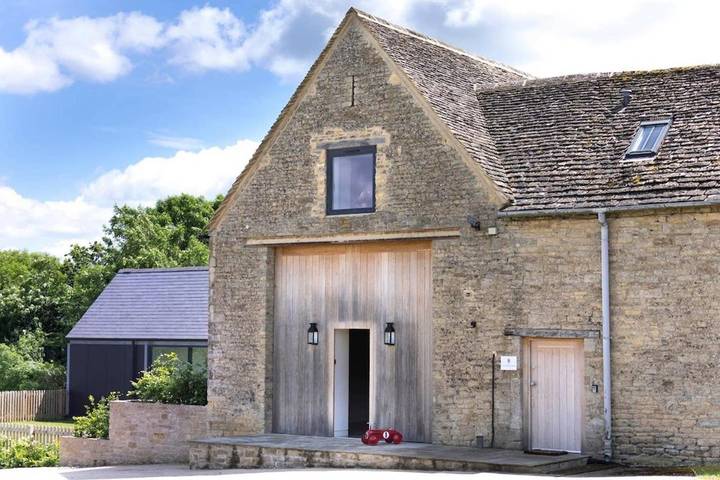 Holiday home for 8 people, with Terrace and Garden as well as View in Cirencester
