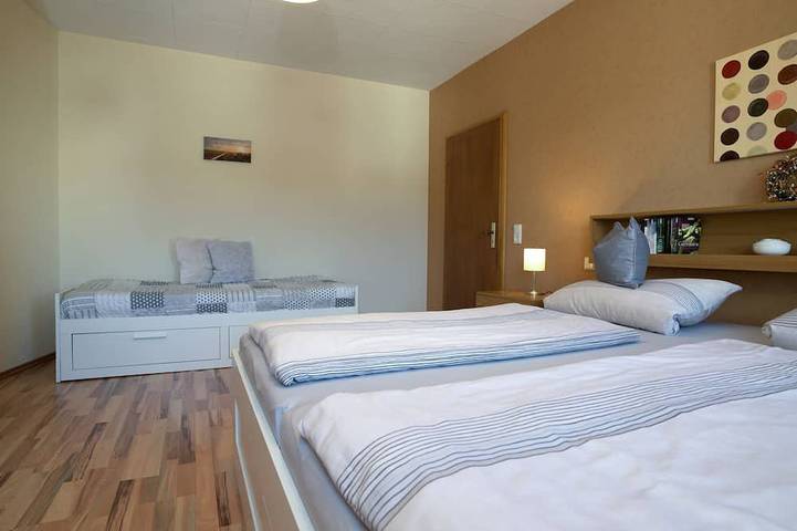 Ganze Wohnung, Beautiful, bright apartment right on the rocky hiking trail in Losheim am See, Saar-Nahe-Bergland