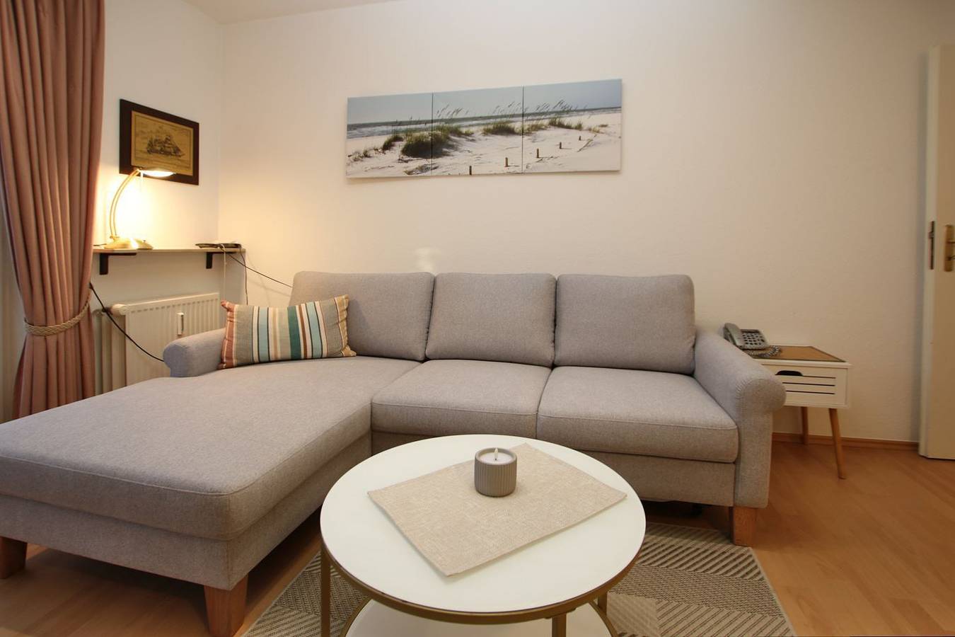 Ganze Wohnung, Ferienwohnung mit 2-Zimmern mit ca. 45m² und Balkon in Wyk auf Föhr (Stadt), Wyk auf Föhr