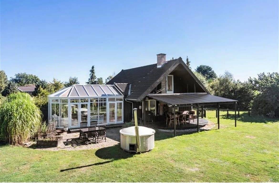 Gemütliches Ferienhaus mit Wintergarten in Nødebohuse in Hundested, Kattegat Küste