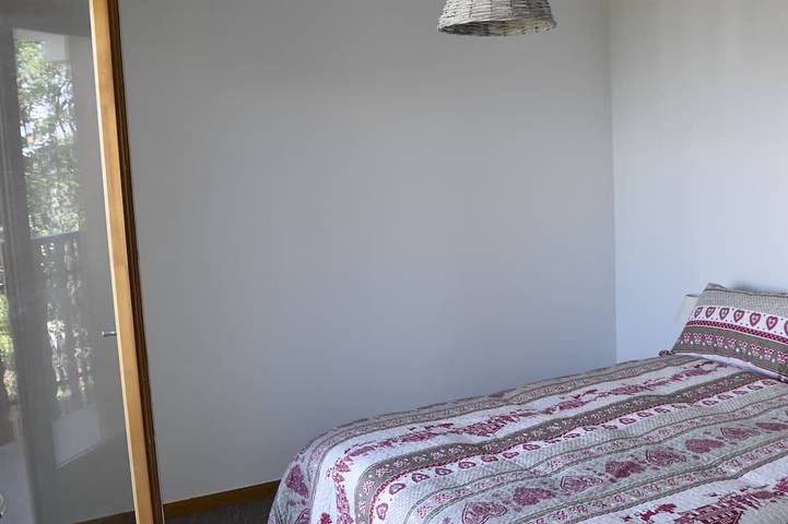 Entire apartment, Nouvel Appartement Moderne: 2 Chambres, Lits Doubles, à 350 m de la Télécabine in Thollon-les-Mémises, Thonon-les-Bains region