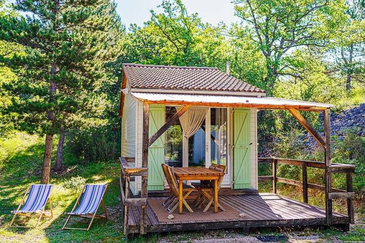 Location de vacances pour 4 personnes, avec vue ainsi que jardin et piscine, animaux acceptés à Arpavon - 4