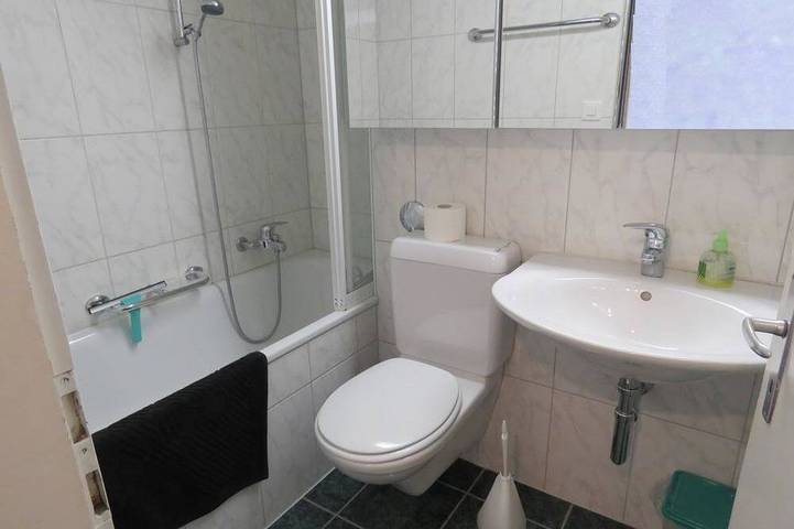 Ganze Wohnung, Uf dr Egga 22 Appartement/Fewo, Dusche oder Bad, Wc 2-Zimmerwohnung in Flüelapass, Davos