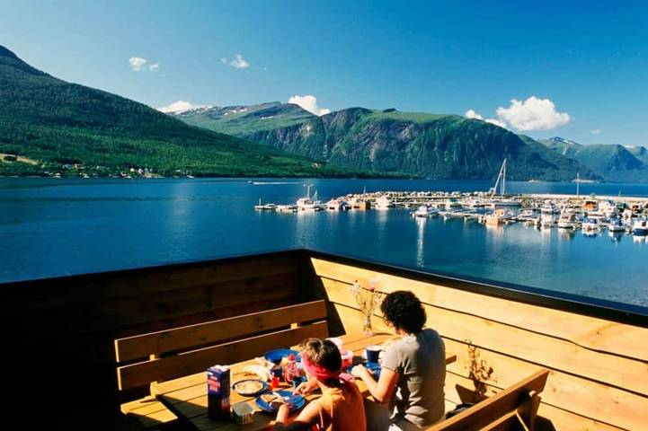 Ferienwohnung für 6 Personen, mit Sauna und Terrasse in Eidsvåg