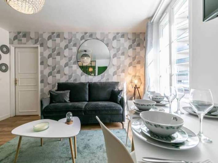 Apartamento entero, Precioso apartamento – 2 dormitorios/6 baños – Montreuil – cerca de París in Montreuil, Sena-Saint Denis