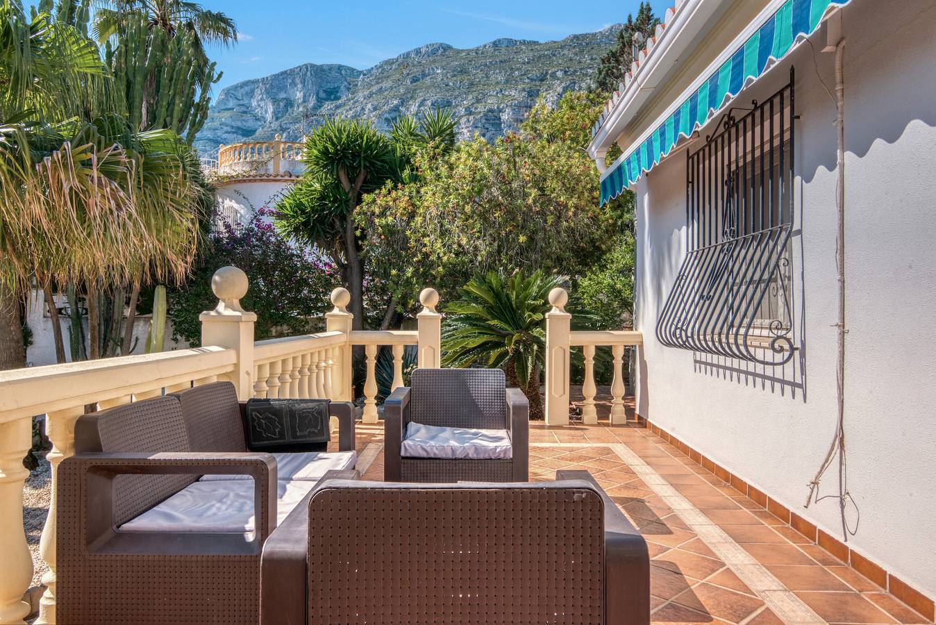 Casa de vacaciones 'Vizcaya' con vistas a la montaña, Wi-Fi y aire acondicionado in Montgó, Dénia