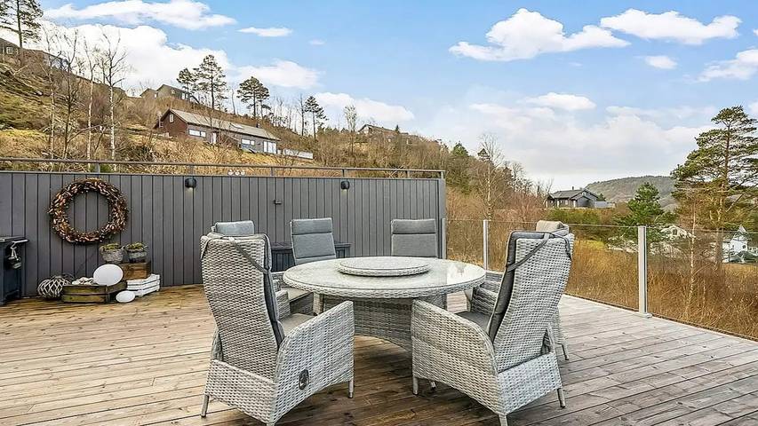 Ferienhaus für 11 Personen, mit Whirlpool in Lyngdal