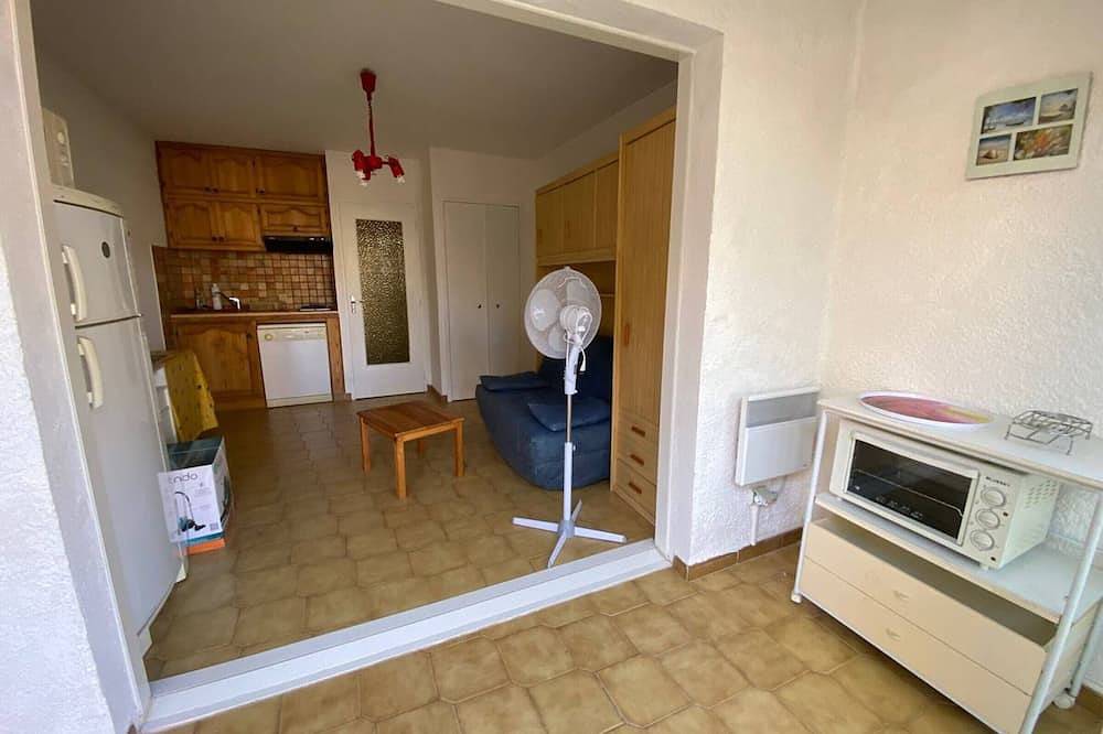 Ganze Wohnung, Komfortables Studio-Apartment - 4 Betten, ruhige Lage, nahe Strand und Geschäfte, Privater Parkplatz in La Franqui, Leucate
