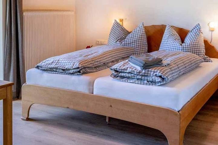 Ferienwohnung Nussbaum - Brandnerhof in Weyregg am Attersee, Bezirk Vöcklabruck