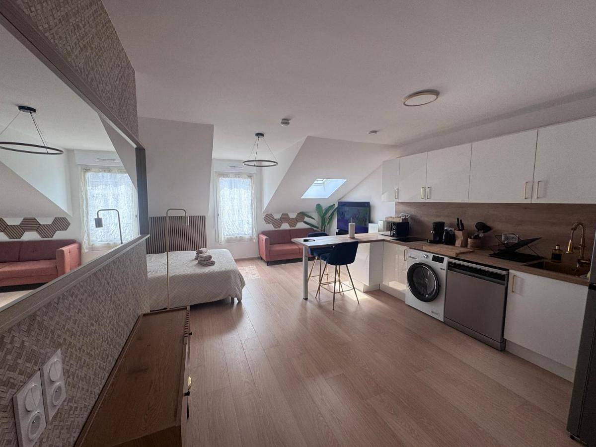 Appartement entier, One-Bedroom Apartment in Villiers-le-Bel, Val-d'Oise