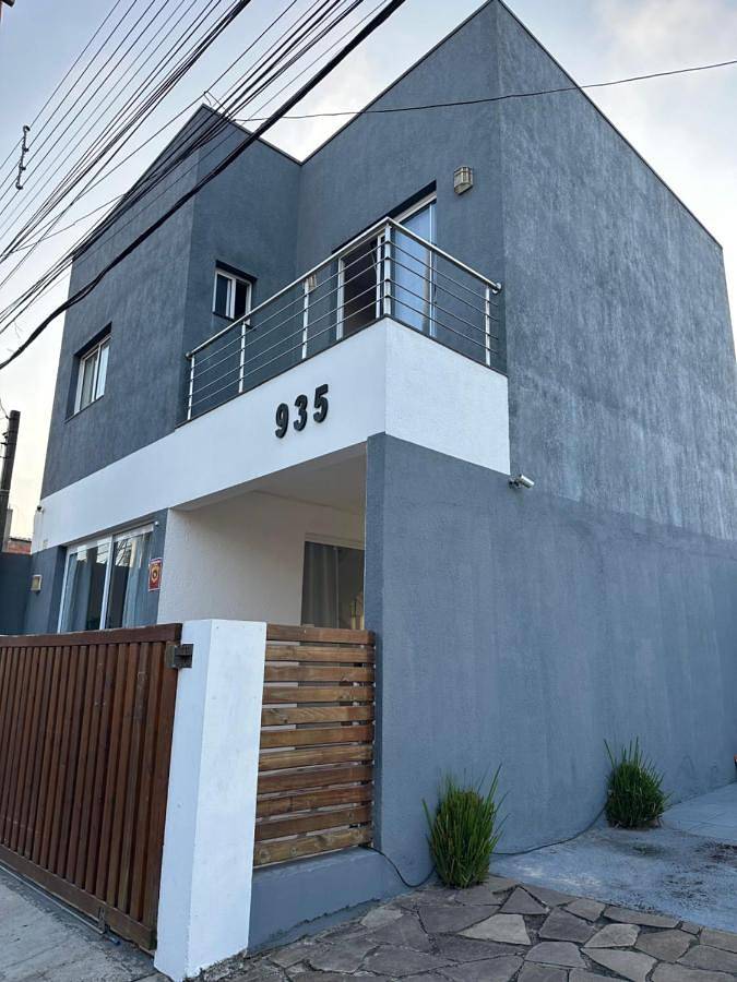Casas e apartamentos de temporada para 10 pessoas, com vista e piscina e ainda jardim, com animais de estimação em Xangri-lá