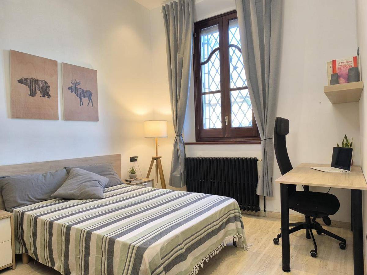 Privete room in coliving and coworking in La Salut, Barcelona