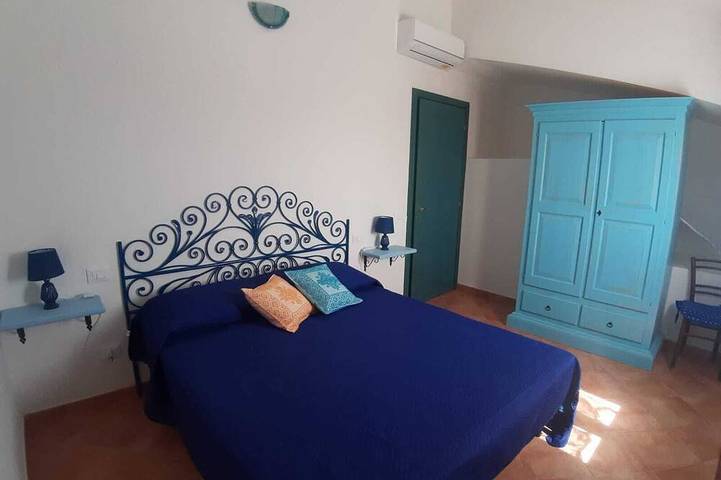 Gîte pour 5 personnes, avec balcon ainsi que piscine et jardin à Sant'Anna Arresi - 2