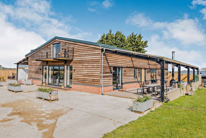 Casa rural para 14 personas, con jardín - 1