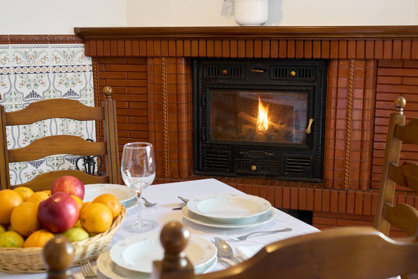 Vacation Home "Casa Ángeles" with Private Pool, 2 Private Terraces & Wi-Fi in Cuevas Bajas, Andalusia