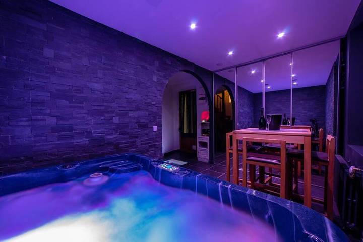 Gîte pour 2 personnes, avec jacuzzi à Tresserve - 4