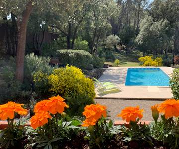 Chambre d’hôte pour 2 personnes, avec piscine et jardin à Carcès
