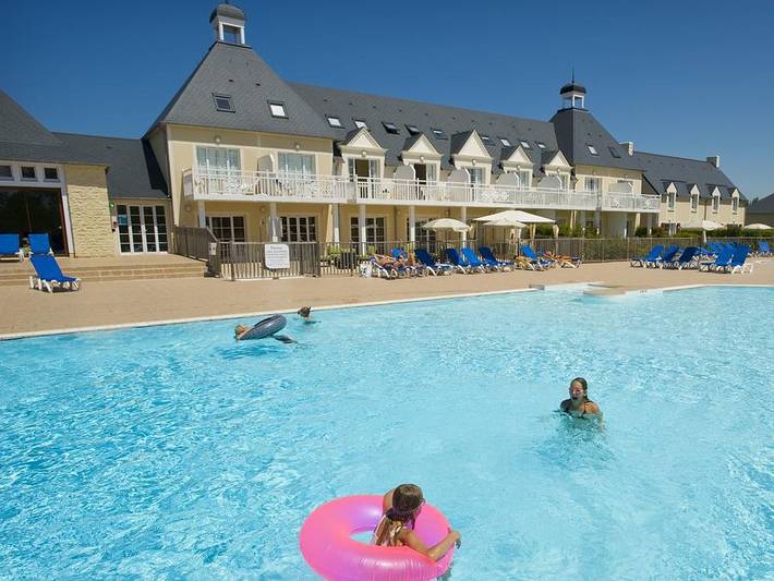 Studio entier, Pierre & Vacances Résidence Le Green Beach - Omaha Beach - Studio 5 personnes - Studio - 1 alcôve - Terrasse ou balcon in Port-en-Bessin-Huppain, Région de Bayeux