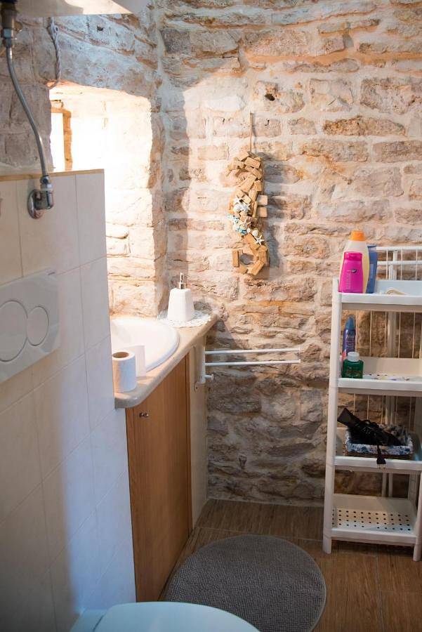 Piccola Pietra Bianca in Giovinazzo, Provincia di Bari