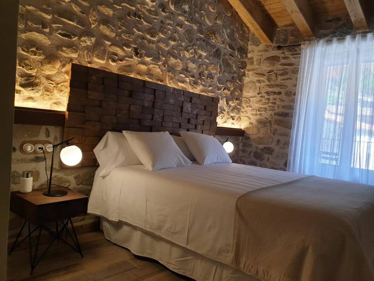 Double or Twin Room with Bathroom in Vilallonga de Ter, Pirineo Catalan