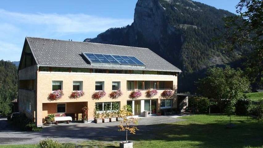 Vacation apartment for 4 people, with view and balcony as well as yard in Au