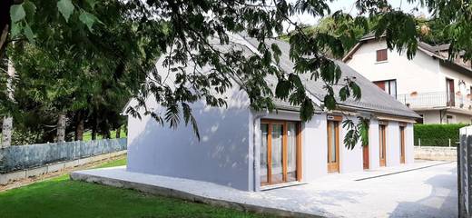Gîte pour 6 personnes, avec vue et jardin à Gerde (homonymie)